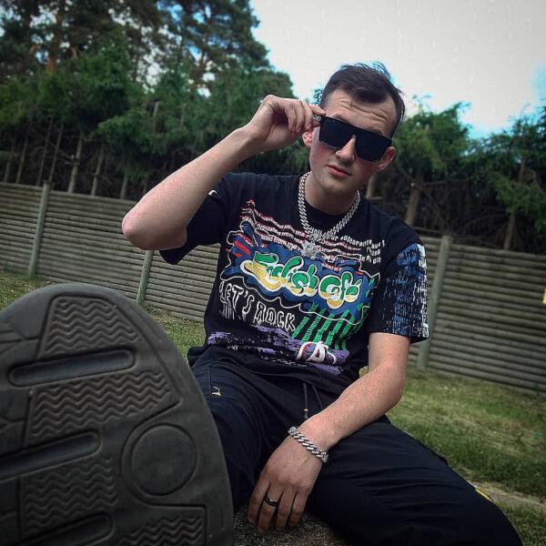 Krasavcev, Raskol - Щель