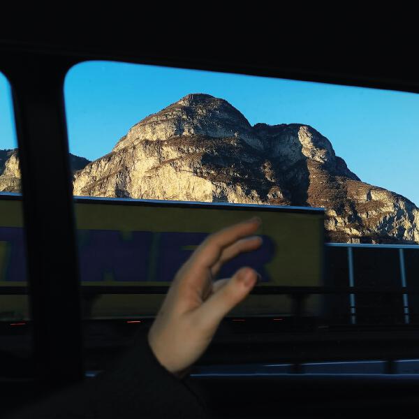 Caroline - _you never really get that far_ (Coldplay cover)