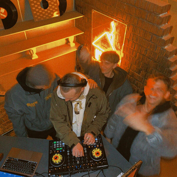 R3DSUN, DenKiz, BCHRRS - Две деки